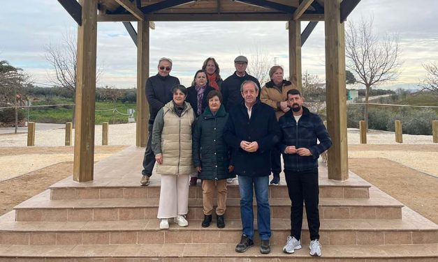 EL ALCALDE DE ANDÚJAR VISITA EL PARQUE MIRADOR SAN NICOLÁS TRAS UNA INVERSIÓN DE 52.000 EUROS EN LA ROPERA